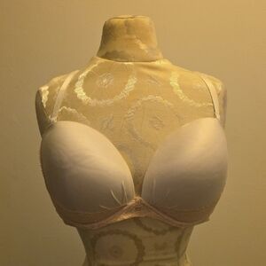Victoria's Secret Cream Lace Bra